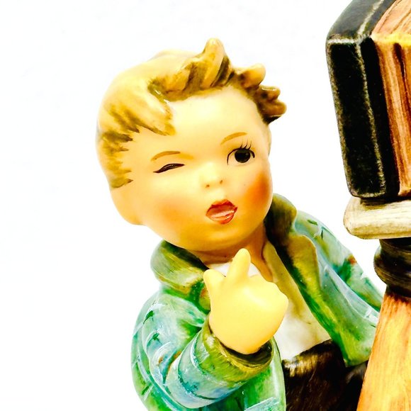 Goebel Hummel #2132 "Camera Ready" 25th Anniversary Edition TMK8 - Picture 14 of 16